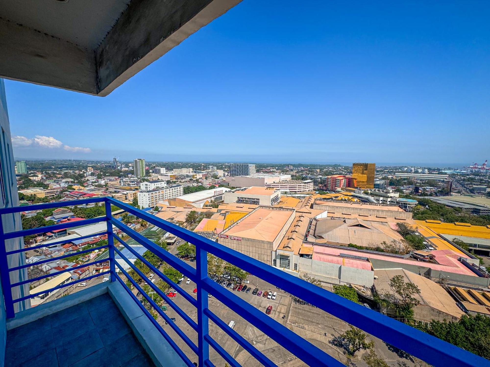 The Loop 2Br Fully Furnished Corner Unit W Balcony Apartman Cagayan de Oro Kültér fotó